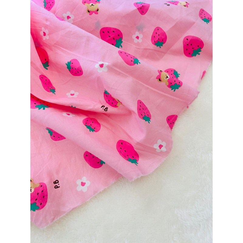 Vải thô hình gấu và quả dâu siêu kute