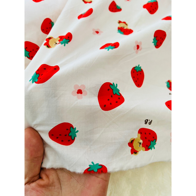 Vải thô hình gấu và quả dâu siêu kute