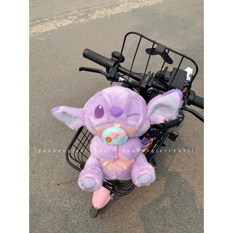 Gấu bông Stitch ôm Scrump màu tím nháy mắt