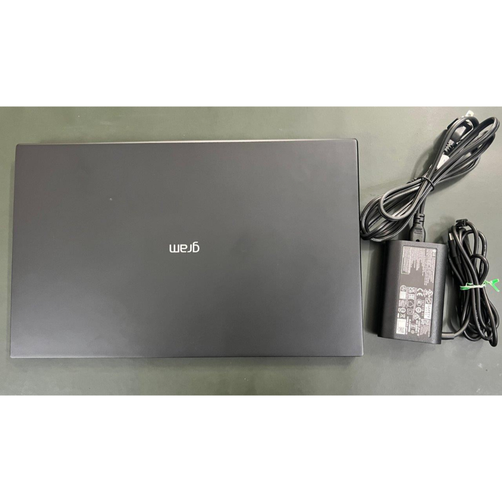 Laptop LG Gram 15.6" 15Z95P-P.AAE8U1 (I7 1195G7/16G/1TB/FHD IPS Touch)