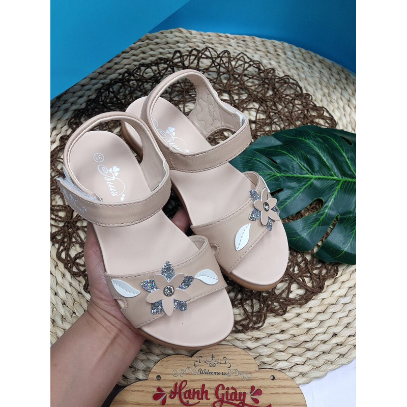 Sandan bitis bé gáidép đi học đi du lịch