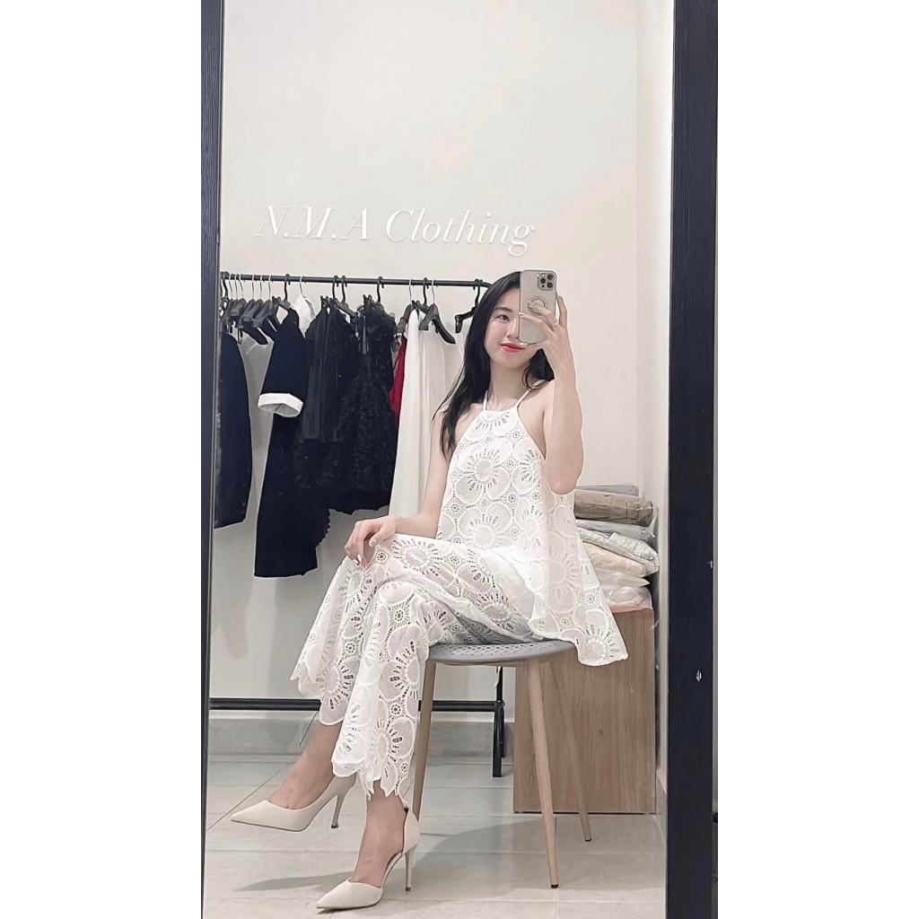 Set áo ren cổ yếm kèm quần dài (Hình shop tự chụp)