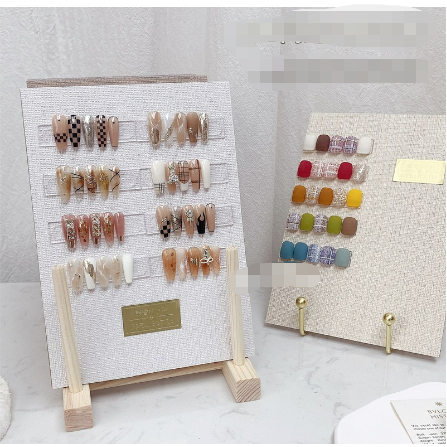 KỆ TRƯNG BÀY MÓNG NHÉ Ạ