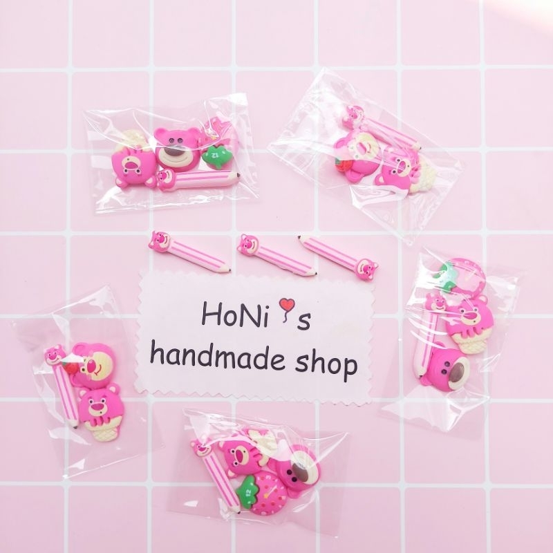 Set Charm hoạt hình gấu dâu nhiều mẫu trang trí Cham Bỏ Túi Mù