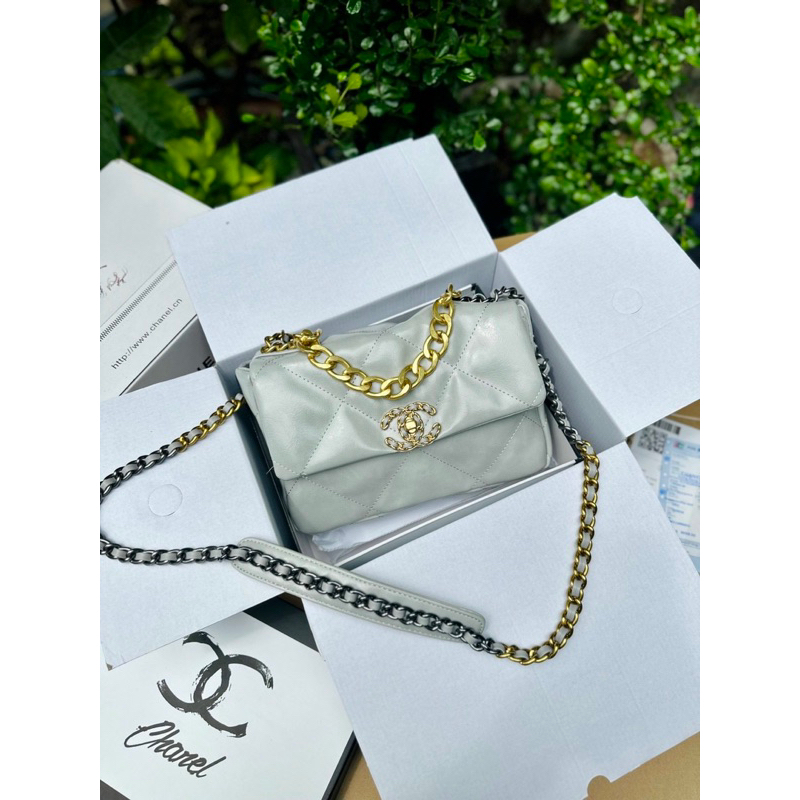 Túi Chờ ni C19 xích FLAP size 25 cực sang