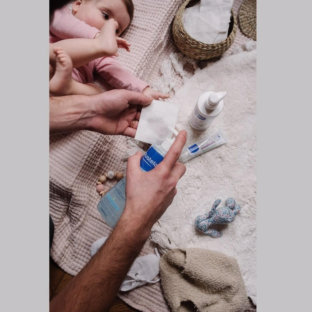 Nước Làm Sạch Mustela cho Mặt Và Cơ Thể Trẻ Sơ Sinh & Em Bé 300ml 0M+