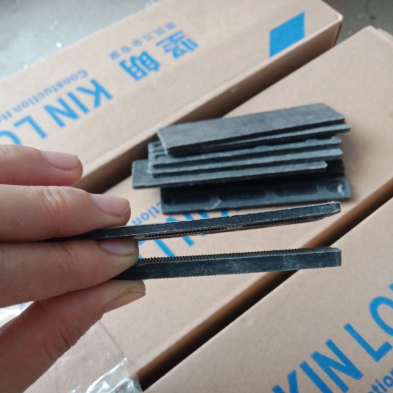 1 kg Nêm chêm kính 3mm - 5mm