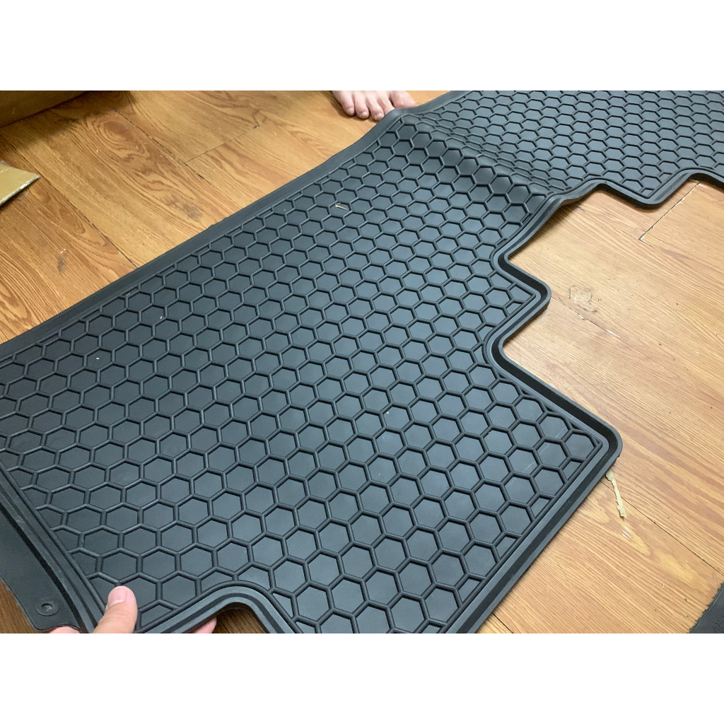 Thảm lót sàn xe Honda CRV 2018- 2022, 2023 - Cao su đúc không mùi, mẫu tổ ong NISSIN dễ dàng lau rửa