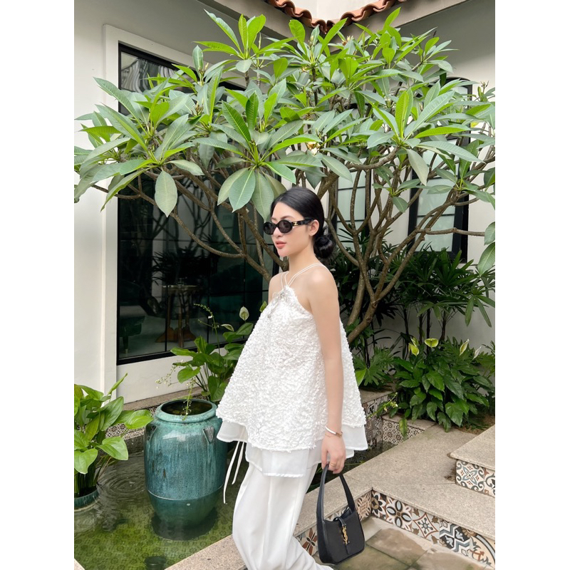 WHITE ROSE set- Áo hai dây hoa nổi - quần cách điệu