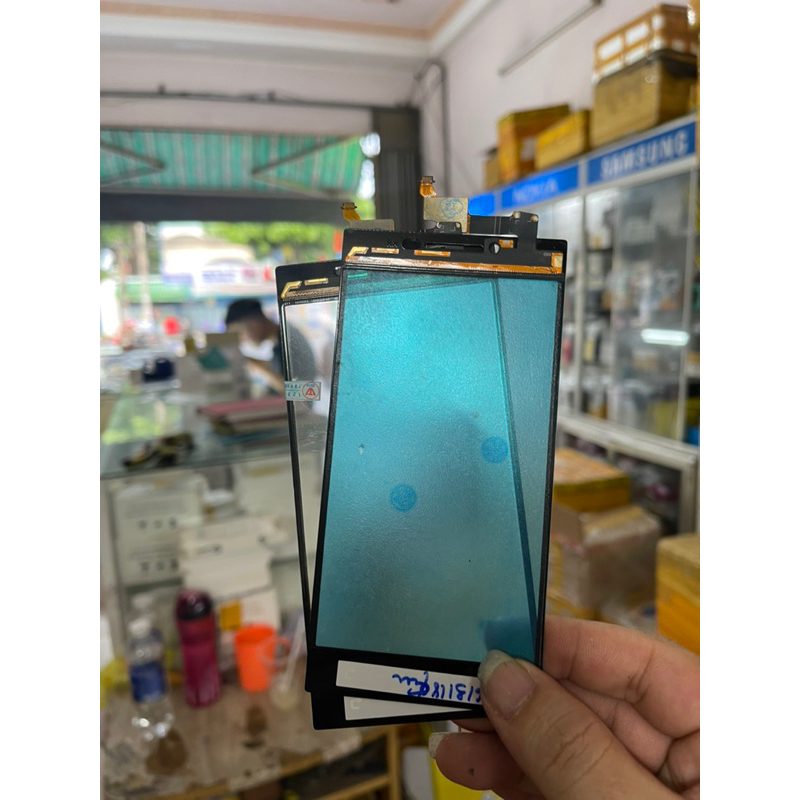 Cảm ứng lenovo p70 ( đen)