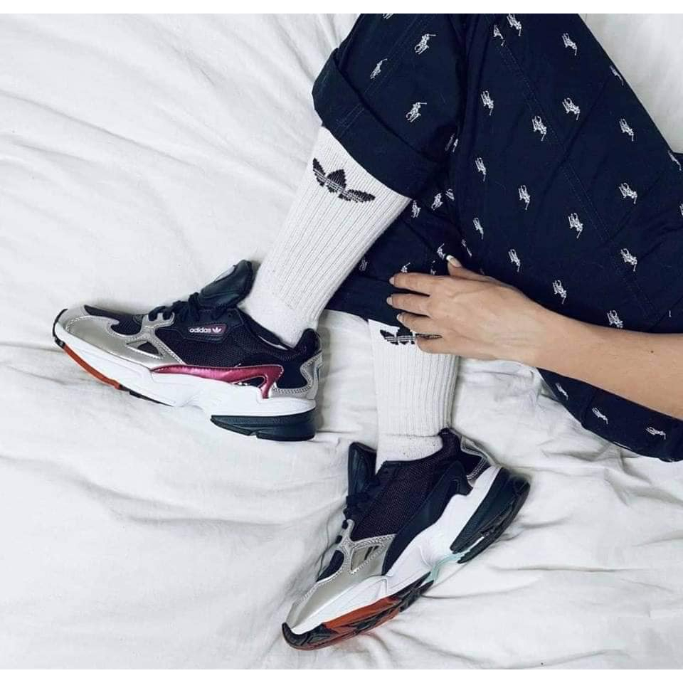 Giày Adidas màu Ghi  - Size 5 1/2