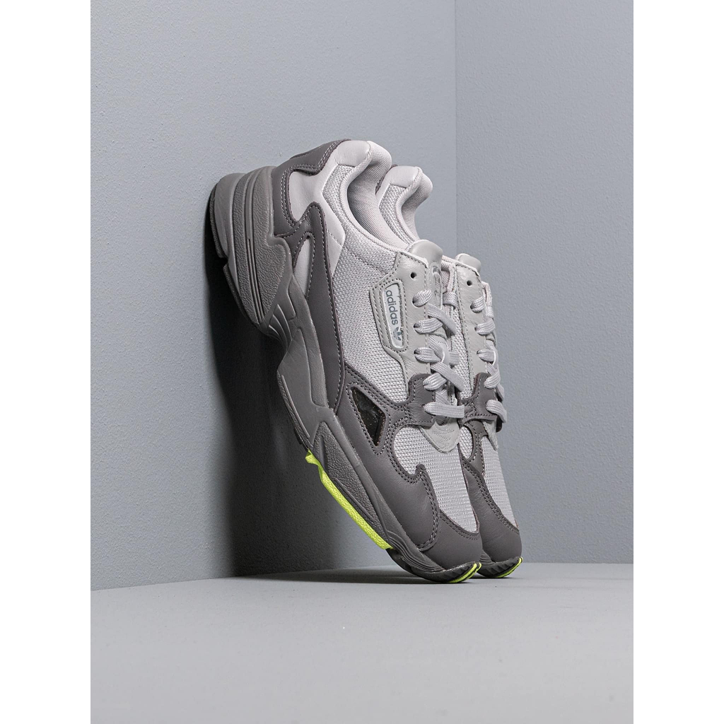 Giày Adidas màu Ghi  - Size 5 1/2