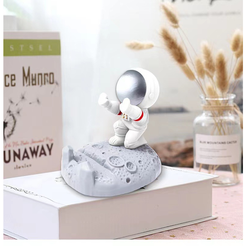 Giá Đỡ Điện Thoại Để Bàn Đáng Yêu Hình Phi Hành Gia, Giá Đỡ Ipad Đa Năng Tiện Lợi