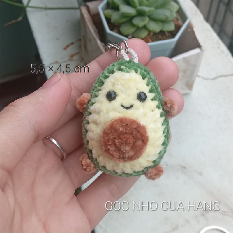 Móc khóa quả bơ làm bằng len