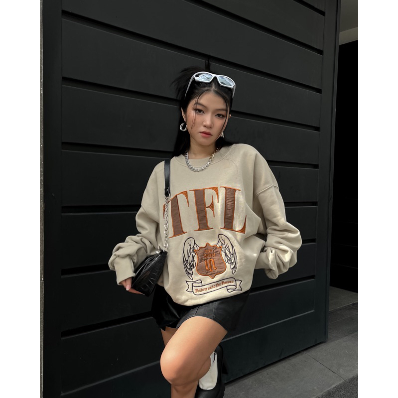 ÁO NỈ DÀI TAY THEFLUSH "FLUSH" ABBREVIATION SWEATER