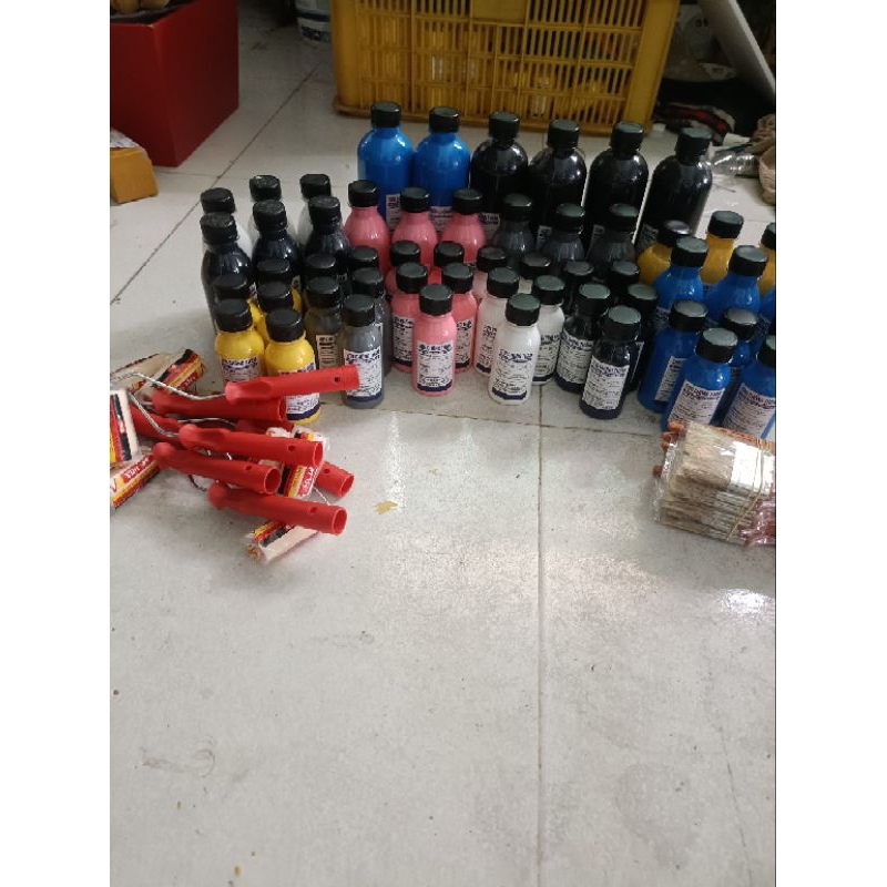 Sơn chống thấm nước dùng cho thùng mút để nuôi cá(mua chai 250ml trở lên có tặng kèm cây cọ)
