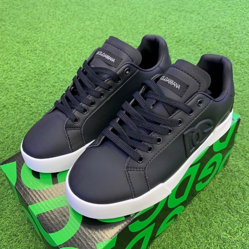 Giày thể thao đen trắng