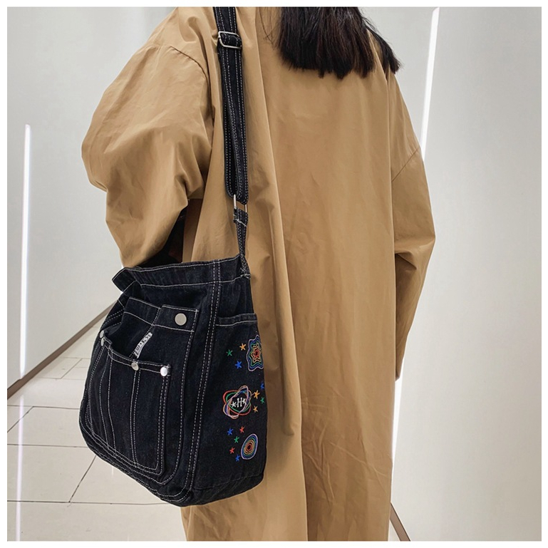 Túi Xách Denim Cỡ Lớn Phong Cách Retro thêu hai bên độc đáo (HÀNG CÓ SẴN TẠI HÀ NỘI)