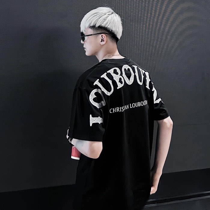 Áo thun unisex đôi môi in sơn trắng,chuẩn chất vải cootong mịn,bản nam màu đen