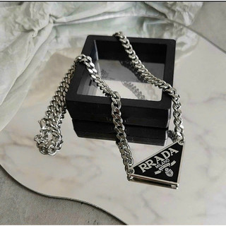 Vòng cổ prada dây xích