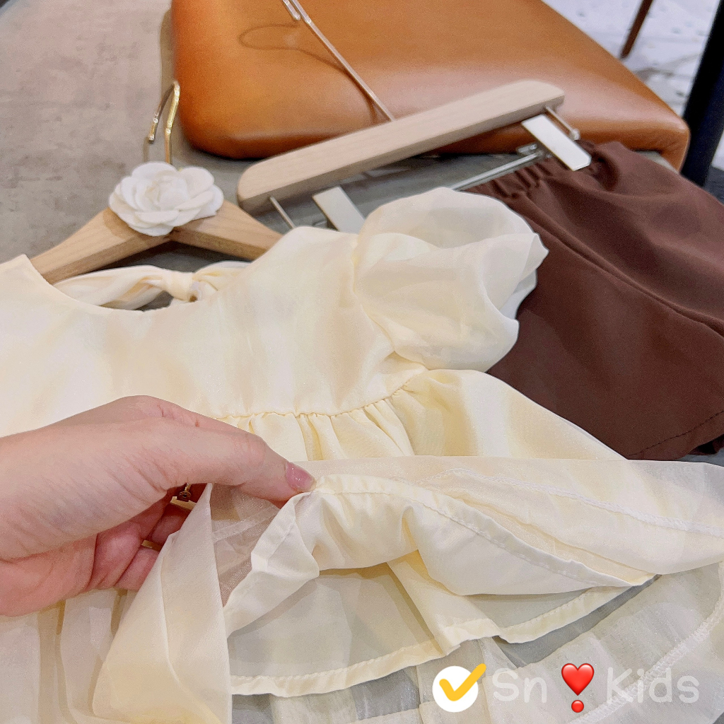 Bộ tơ quần nâu khoét lưng bé gái