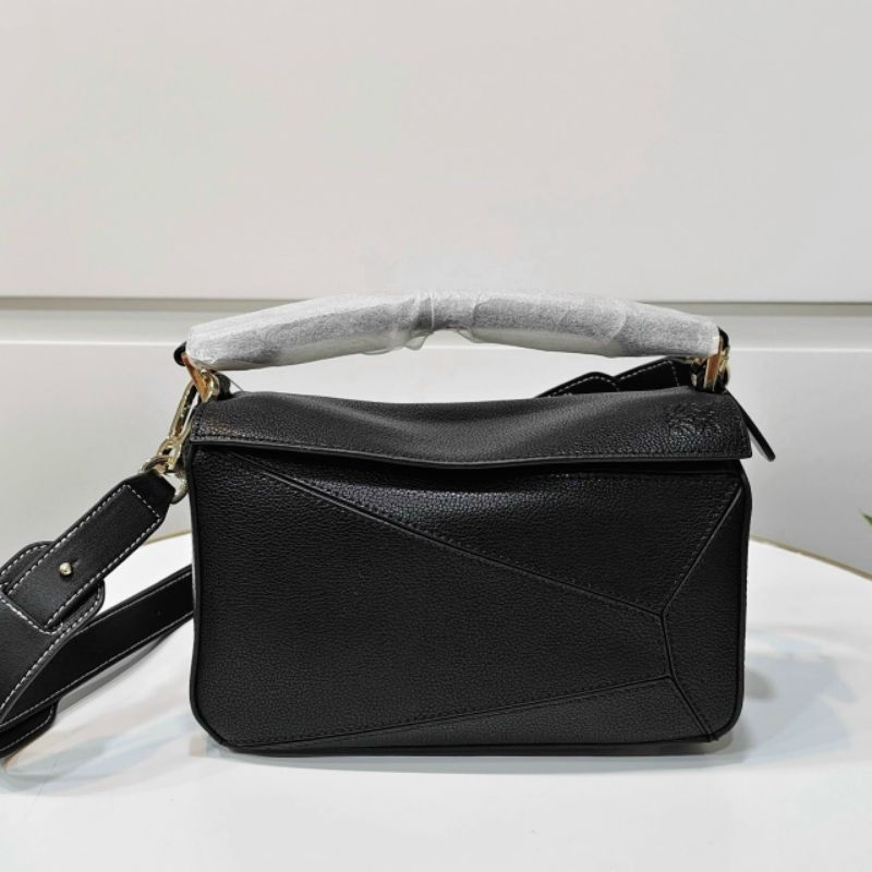 TÚI RESTOCK, Loe.we" Large Puzzle Edge bag in grained