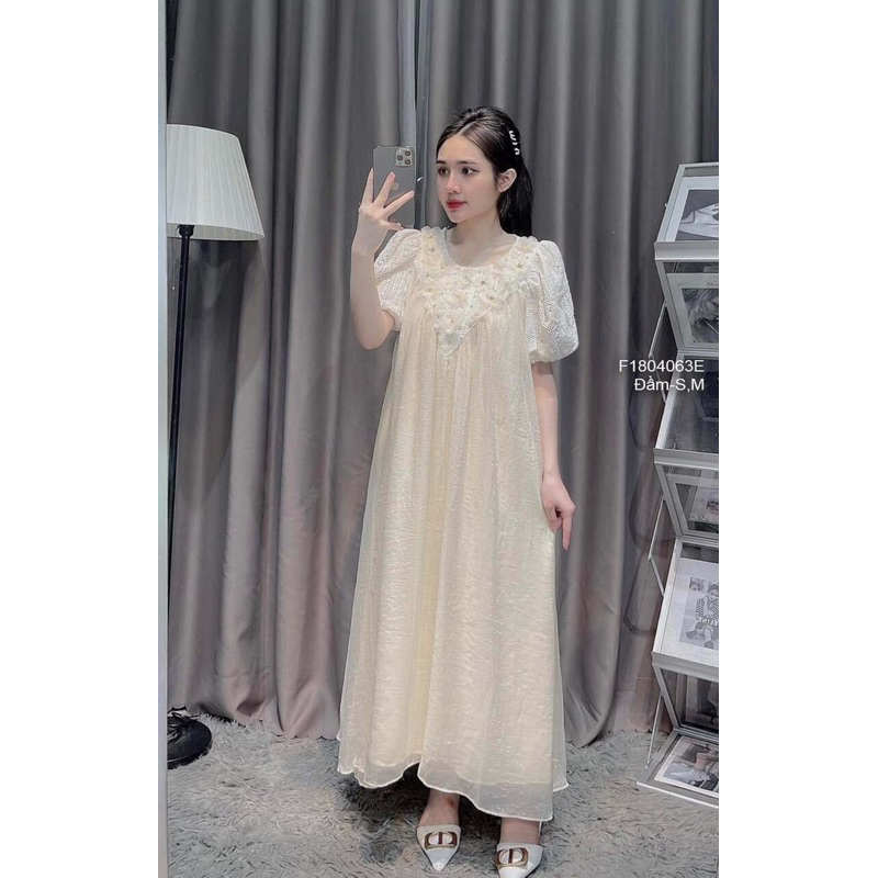 Đầm maxi tơ dáng suông phối ren đính hoa tay bồng