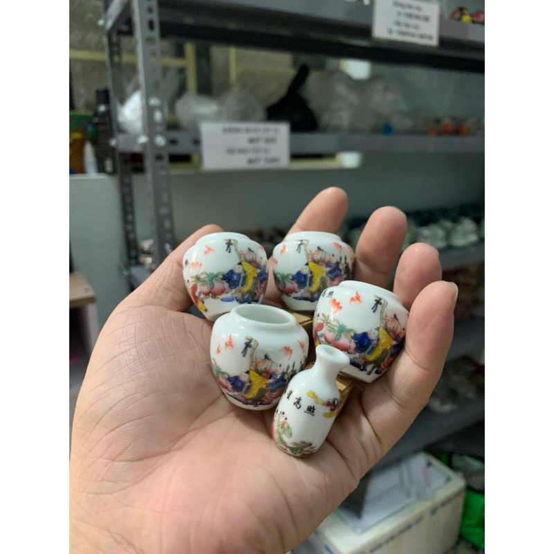 Cóng chim vành khuyên, hút mật