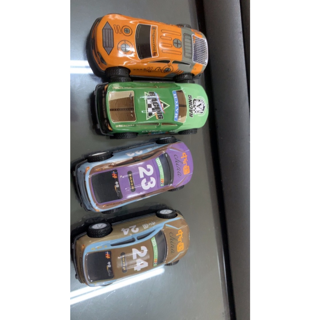 Xe ô tô mini bằng hợp kim chạy cót nhiều màu sắc cho bé