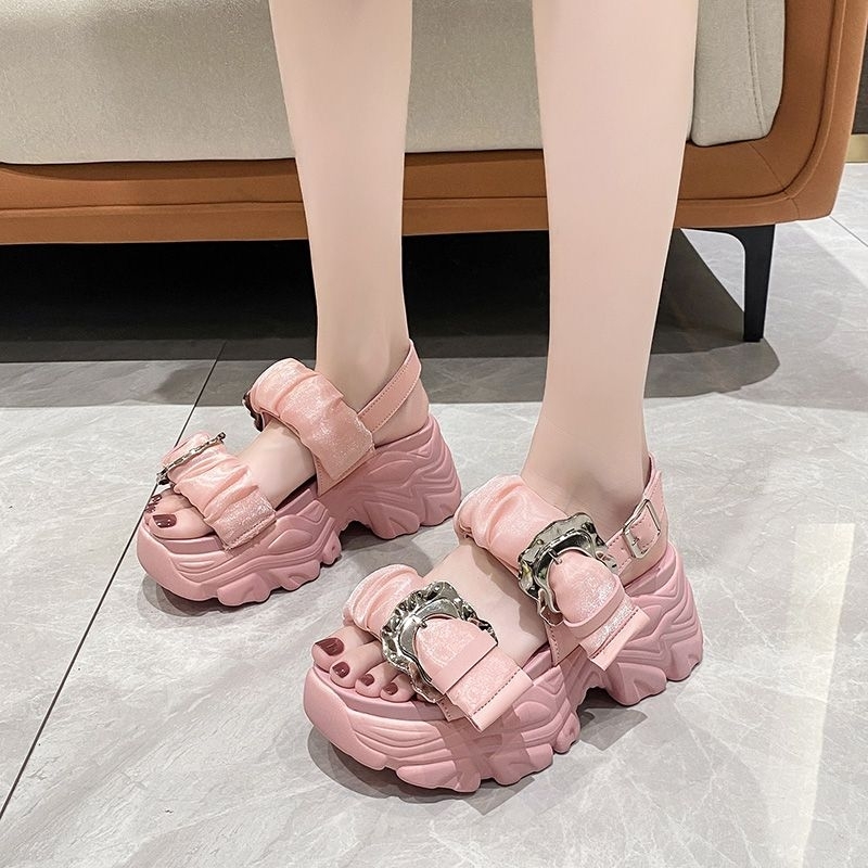 Dép sandal nữ quai khoá kiểu đế 8cm