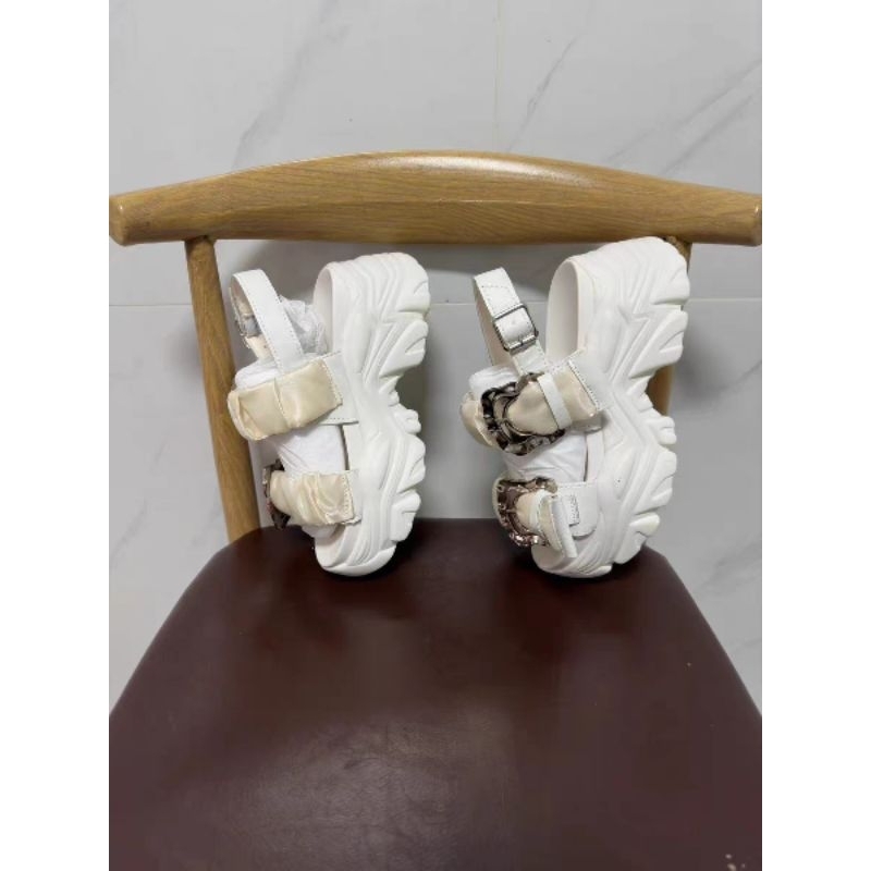 Dép sandal nữ quai khoá kiểu đế 8cm