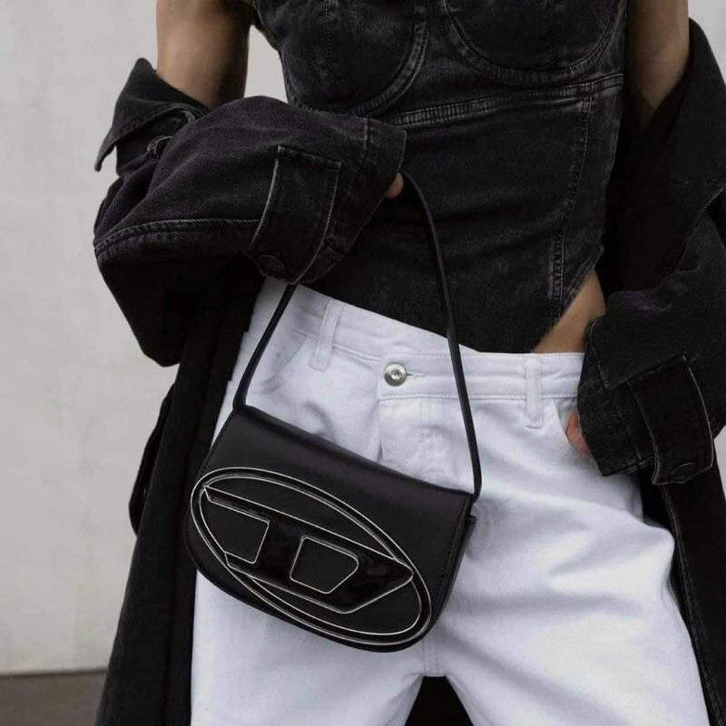 Túi xách nữ hottrend kẹp nách DIESSL size 14 và 20