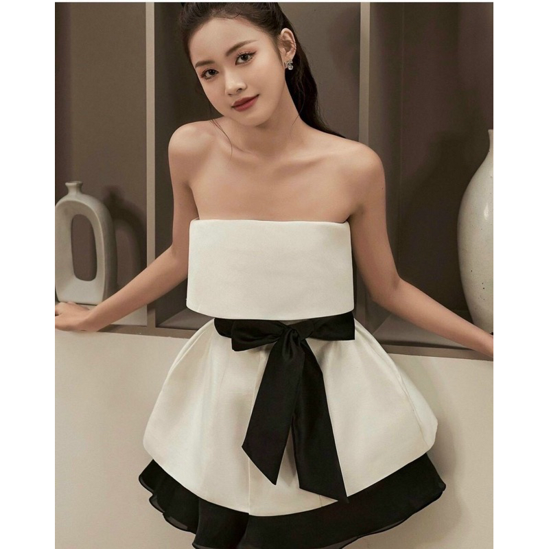 Áo cúp ngực peplum xoè xẻ trước + chân váy oganza tầng