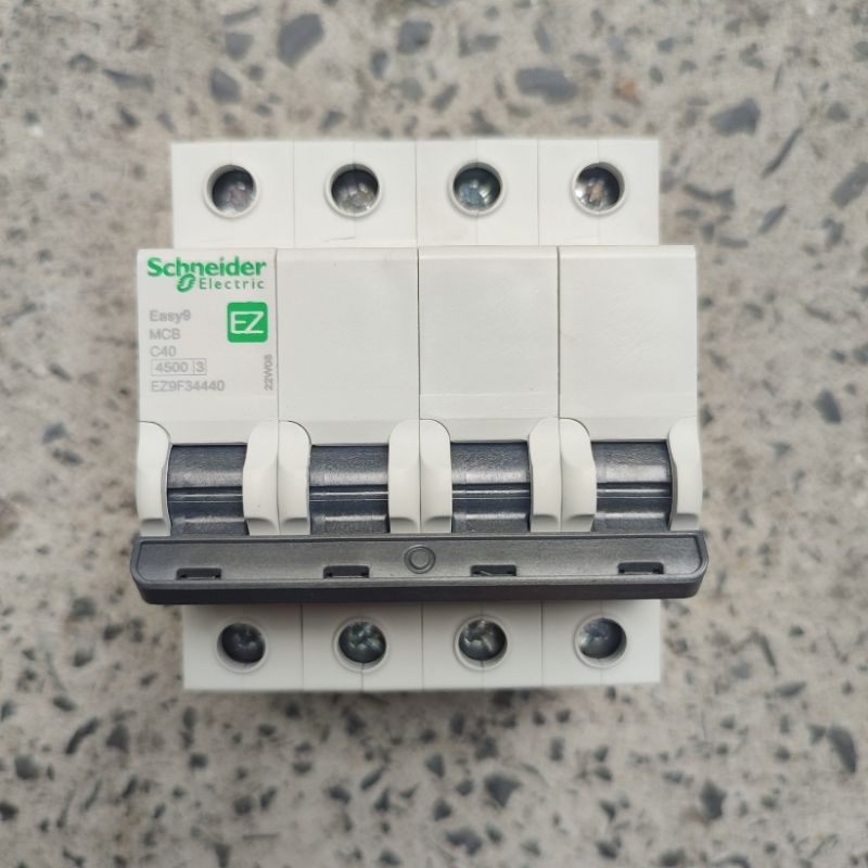 Cầu dao tự động , MCB Easy9 Schneider CB 4P, 4.5kA, 230V, C curve 40A, 50A, 63A