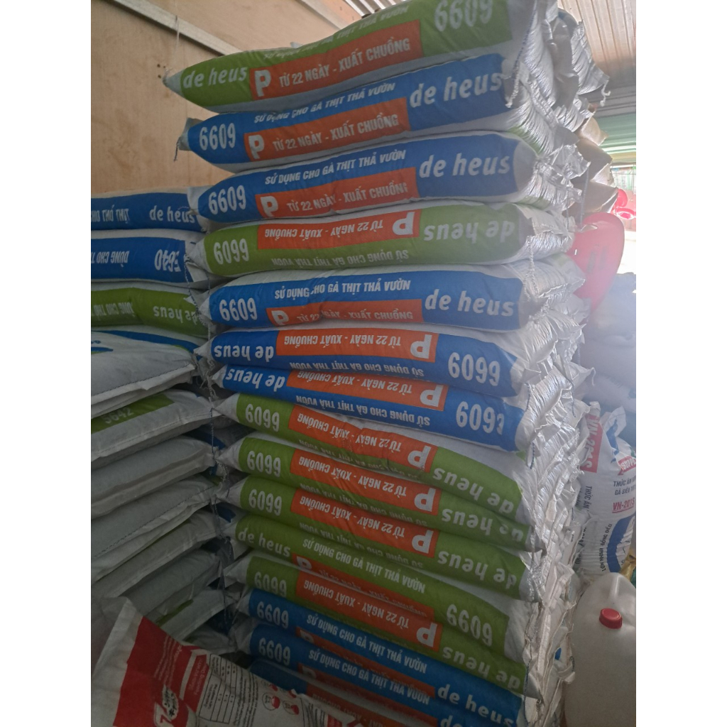 Cám gà con cao cấp Deheus 6620 với 21.5 độ đạm gà ăn không bị tiêu chảy đóng gói túi 1kg