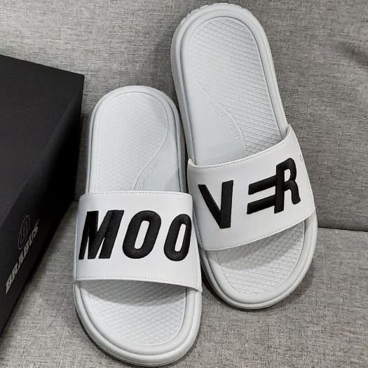 Dép quai ngang MOOVER THÊU, unisex, mang êm chân, phù hợp mọi lứa tuổi, chống trơn trượt