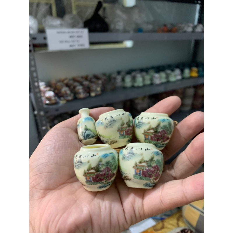 Cóng chim vành khuyên, hút mật