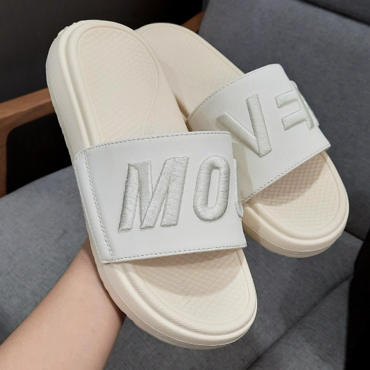 Dép quai ngang MOOVER THÊU, unisex, mang êm chân, phù hợp mọi lứa tuổi, chống trơn trượt