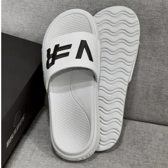 Dép quai ngang MOOVER THÊU, unisex, mang êm chân, phù hợp mọi lứa tuổi, chống trơn trượt