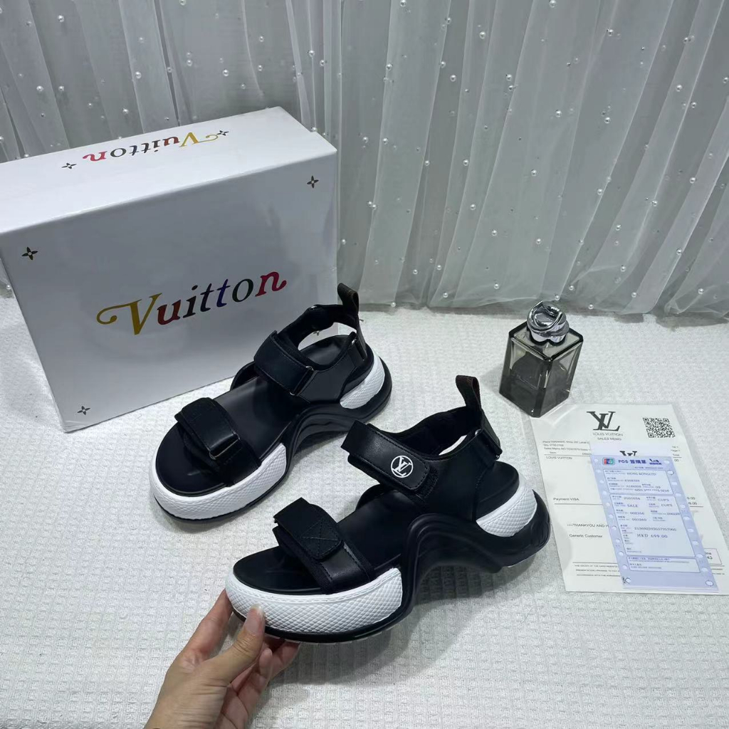 Sandal LV nữ mầu trắng đen da trơn đế cao 4p- mầu mới hót năm 2023 (Hàng sẵn) full box Ana QC