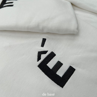Ế TEE - Áp phông thêu Ế - Cotton 100% 280gsm - De Basé