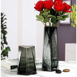 Lọ hoa thuỷ tinh viền vàng miệng tam giác QShop Decor , bình hoa trang trí phòng khách để bàn làm việc độc đáo