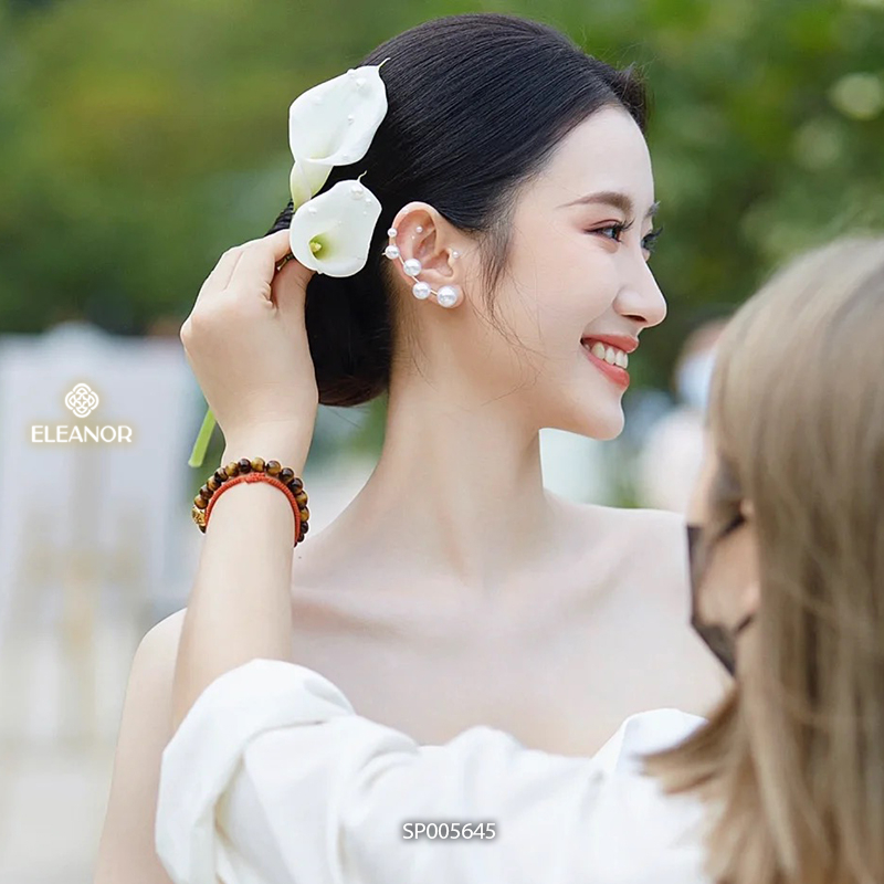Bông tai nữ gắn vành Eleanor Accessories đính ngọc trai nhân tạo phụ kiện trang sức 5645