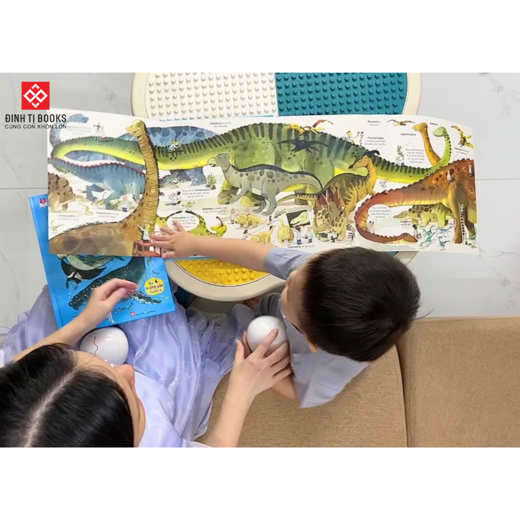 Sách - Cuốn sách khổng lồ về các loài khủng long - Big book of Big Dinosaurs - Lật mở với 4 trang gấp khổng lồ