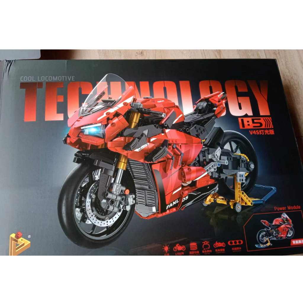 Lắp ráp mô hình technic 672101 xe moto thể thao ducati V4s màu đỏ