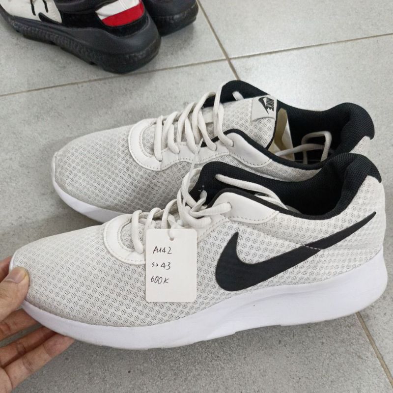 giày thể thao nam Nike sz 43 giày si tình trạng tốt