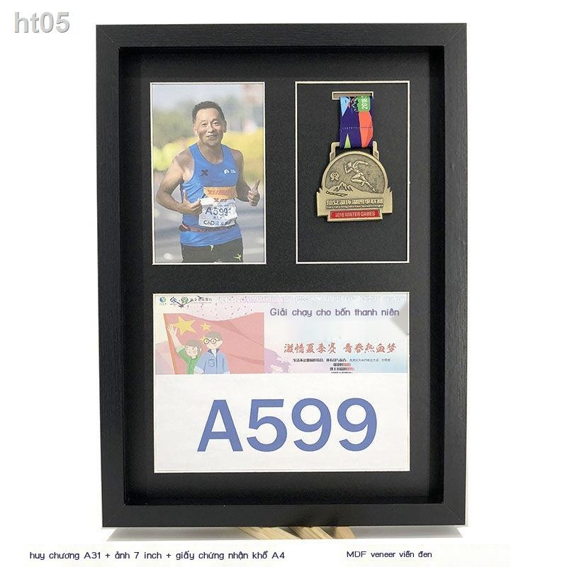 Khung trưng bày huy chương bằng gỗ Marathon Đế trưng bày huy chương vàng Khung ảnh âm thanh nổi