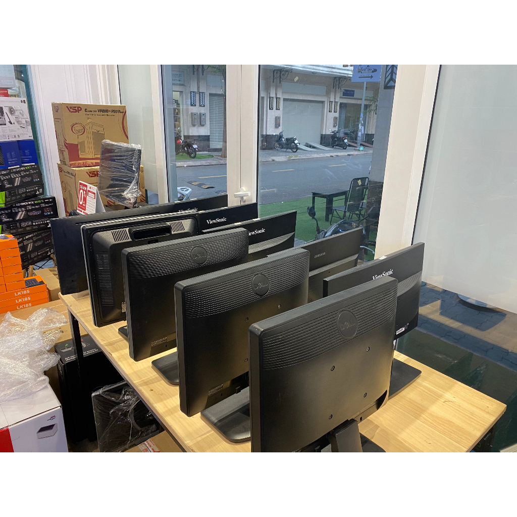 Màn hình máy tính giá rẻ Dell Monitor E1713S | 17inch | TN | HD+ | 60Hz – 5ms | 83% sRGB | 5:4 ratio chính hãng Shopcom