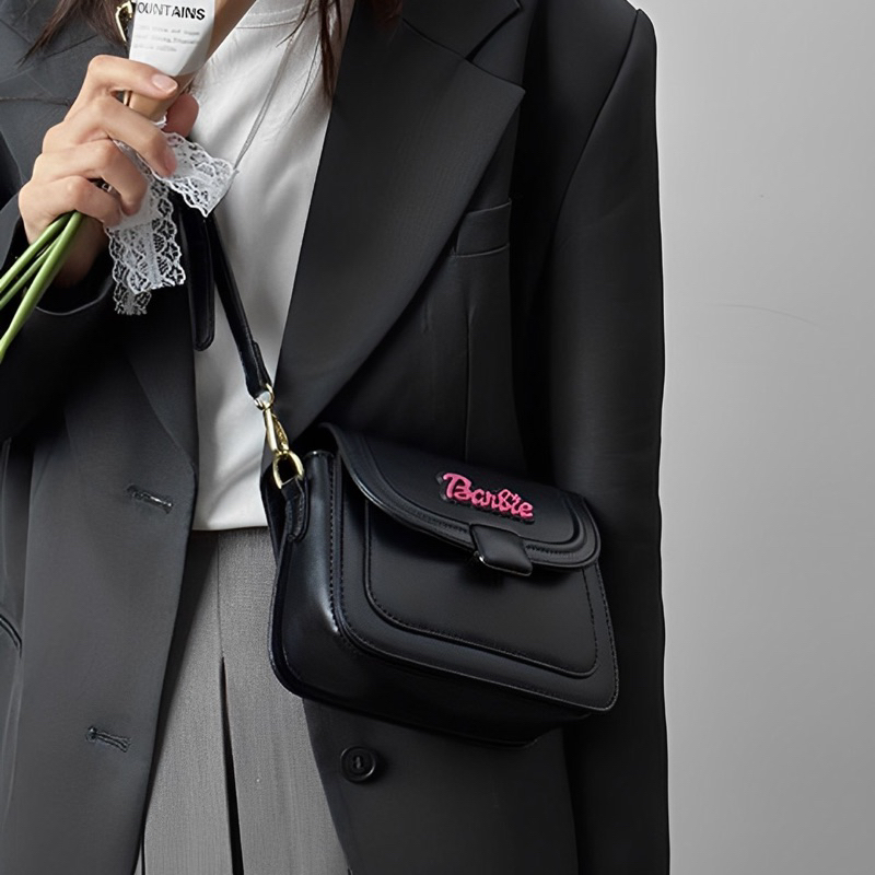 Túi đeo chéo dáng vuông Barbie Butterfly