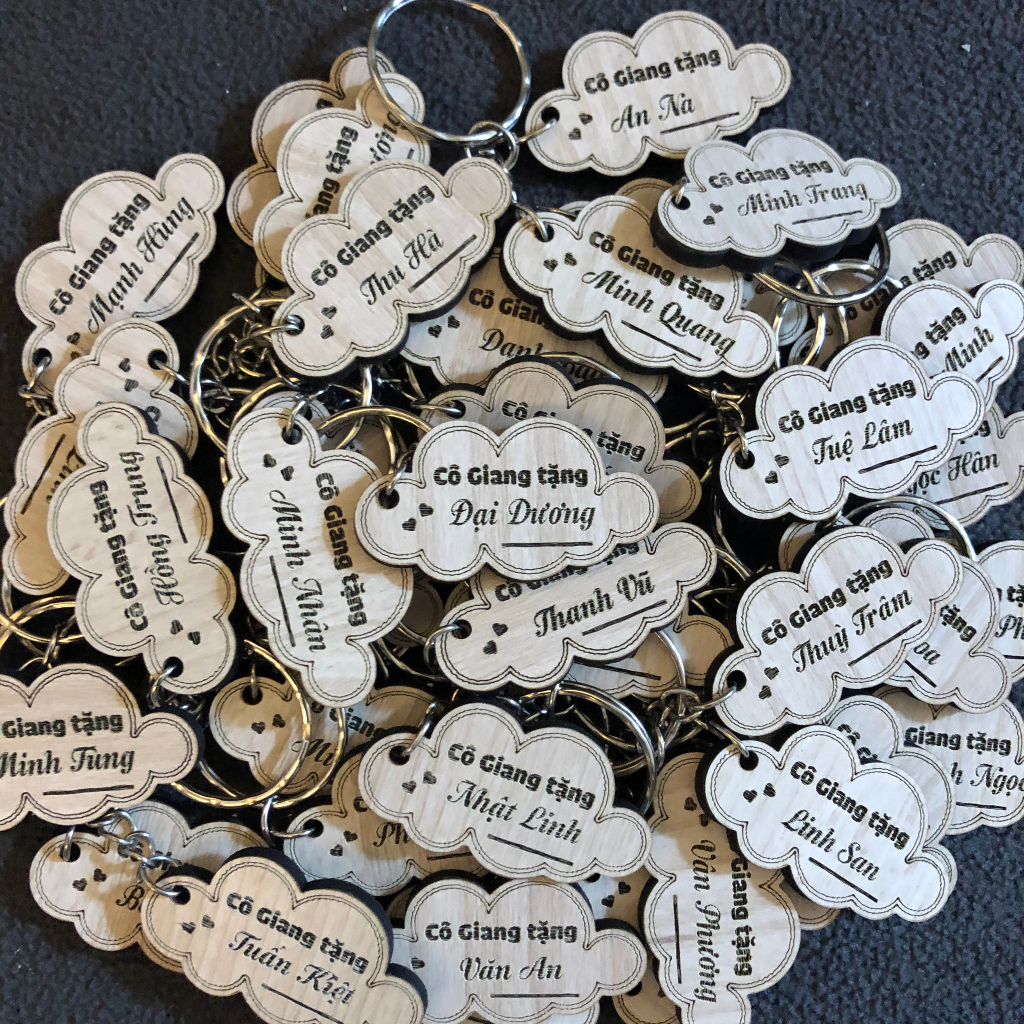 Móc khoá khắc tên, chữ theo yêu cầu